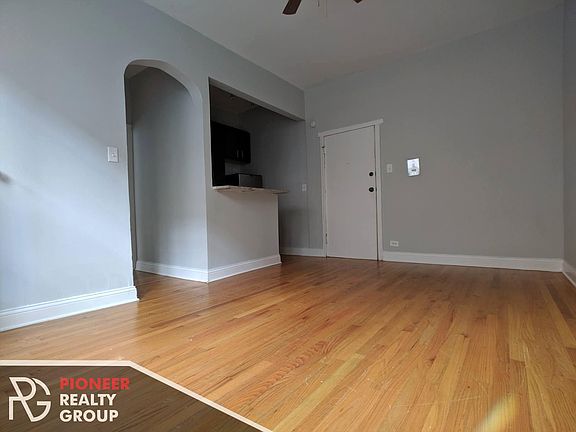 3rd image of 4614 N Paulina St #Dd107