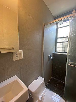 4th image of 112 E 103rd St APT 30