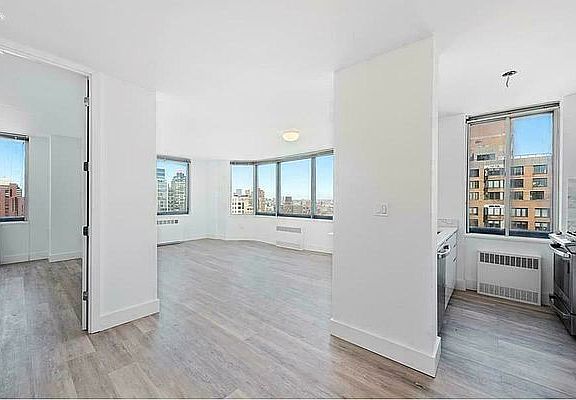 3rd image of 1735 York Ave APT 14A
