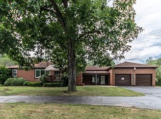 18032 Sumpter Rd, Belleville, MI 48111