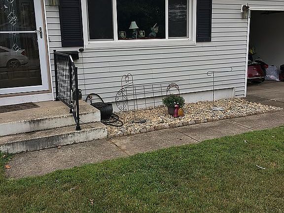 3rd image of 214 N Oakland Ave