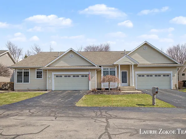 1062 Kensington St NW, Grand Rapids, MI 49534