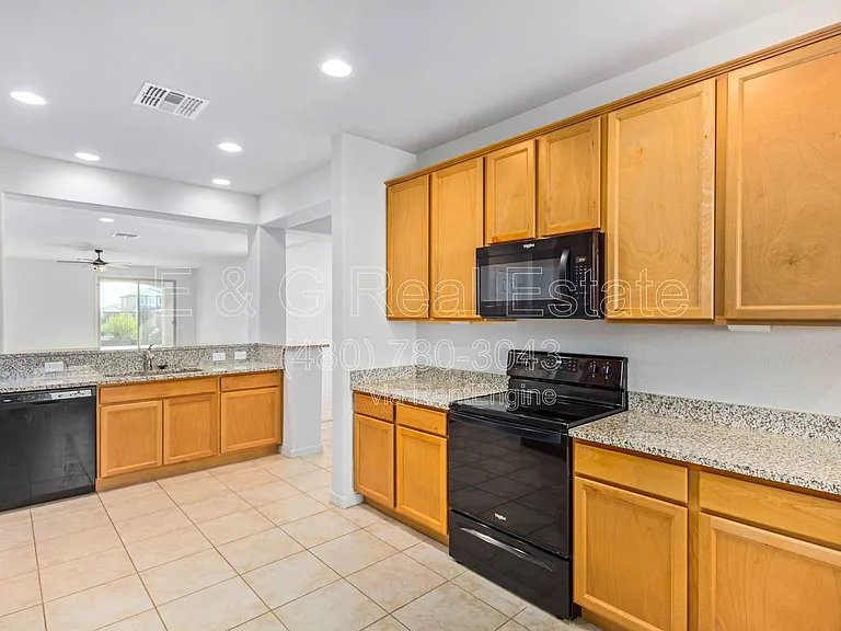 19725 W Rancho Dr — Photo 14