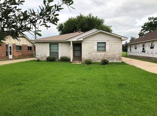 239 S Iowa St, La Porte, TX 77571
