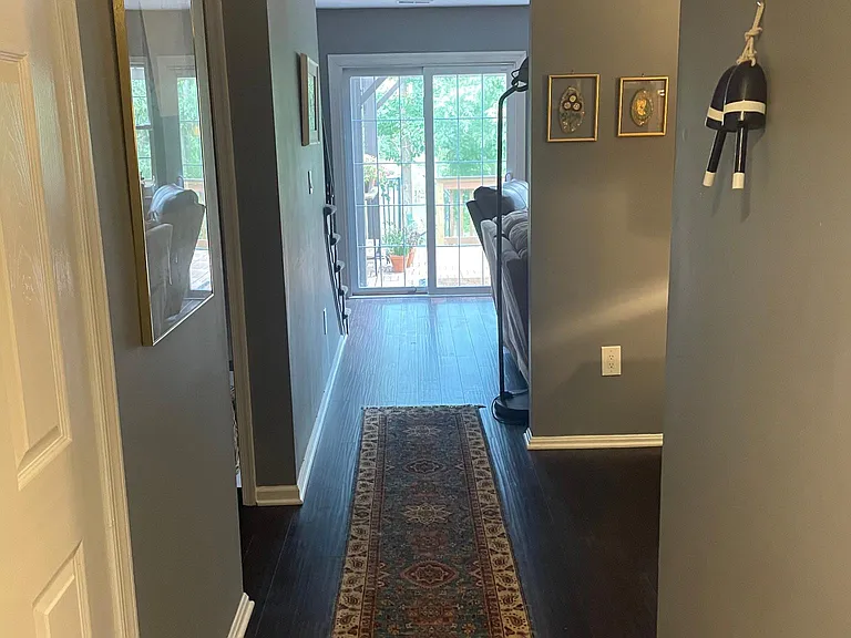 15 Running Ct — Photo 15