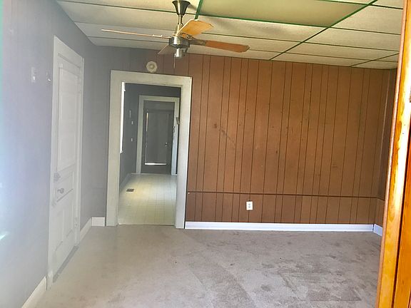 4th image of 1015 N Garvin St