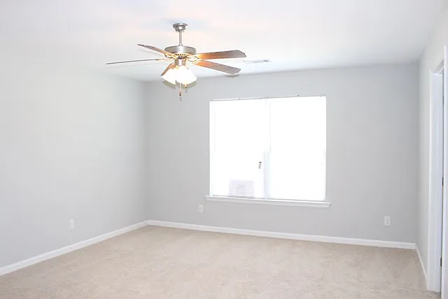 831 Erika Ln — Photo 33