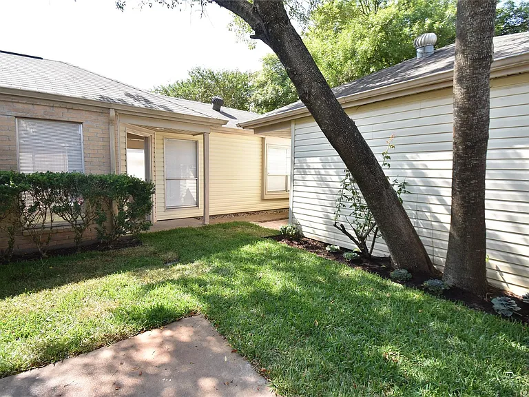 4023 Summit Valley Dr — Photo 15