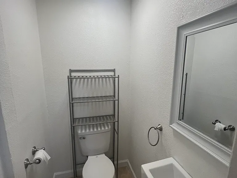 2107 Lookout Ave — Photo 6