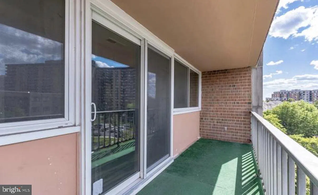 2 bed, 1.0 bath, 800 sqft, $2,300 — Photo 4