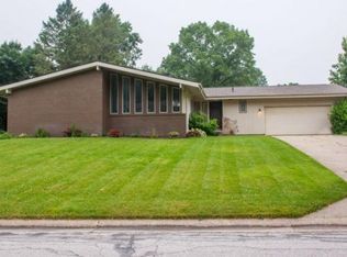 16491 Baywood Ln, Granger, IN 46530