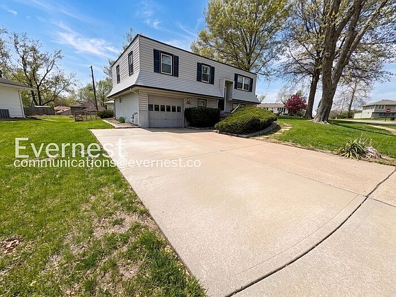 2nd image of 11912 Beacon Ave