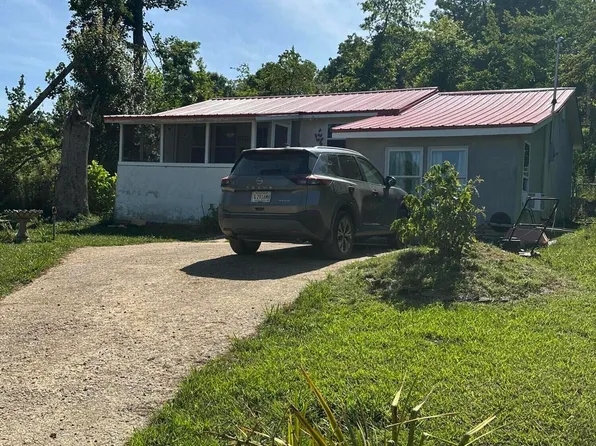 622 Lakeside Rd, Walnut, MS 38683