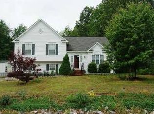 9502 S Royal Crest Ct, Fredericksburg, VA 22408