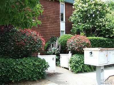 2nd image of 75 Ross Ave