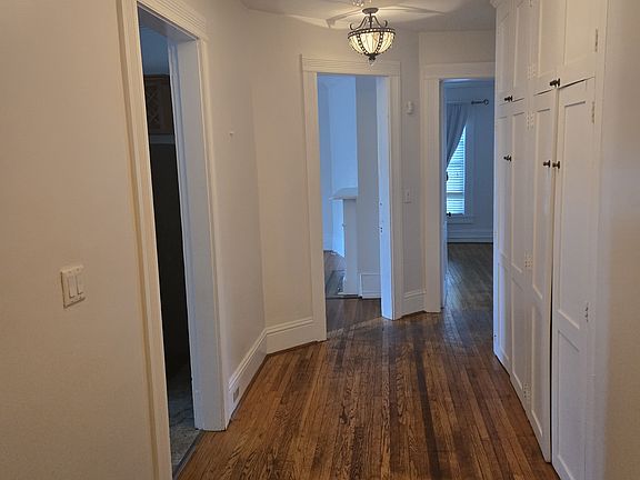 2nd image of 318 W Clinton St #11392920