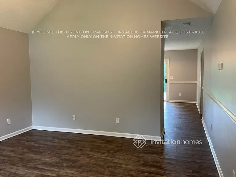 915 Jordans Pond Ln — Photo 3