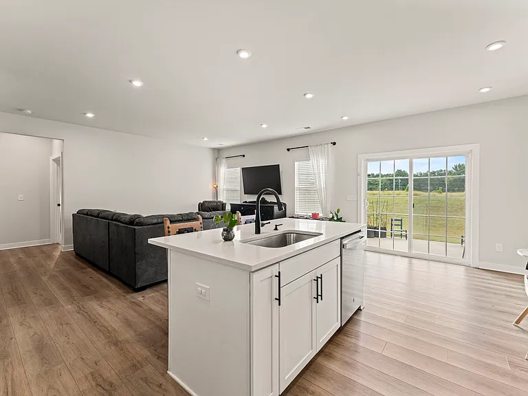 5095 Ives Ave — Photo 16