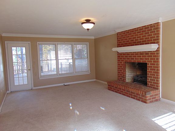 5th image of 544 Royal Grant Dr