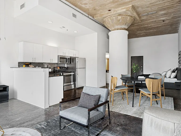 Deep Ellum Lofts — Photo 41