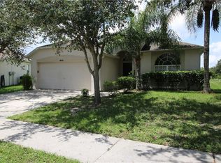 18414 Meadow Blossom Ln, Tampa, FL 33647
