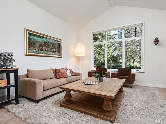 3rd image of 9919 225th Ave NE