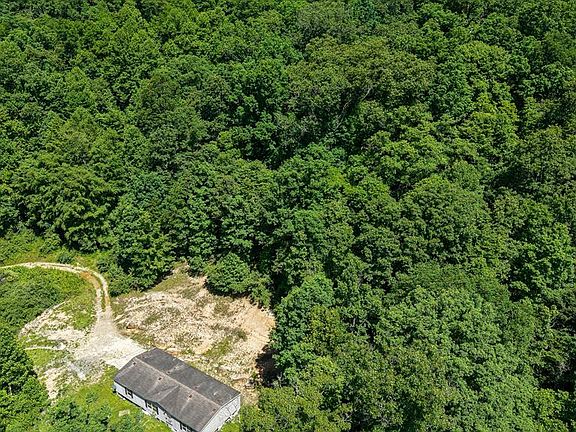 3rd image of 10633 Poplar Gap Rd
