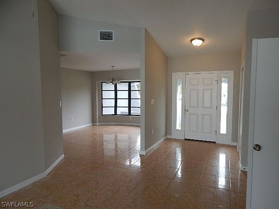 4th image of 18452 Meyer Ave