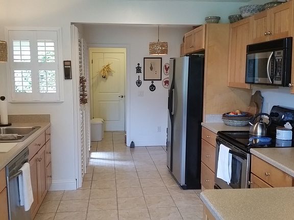 3rd image of 47 Village Cir