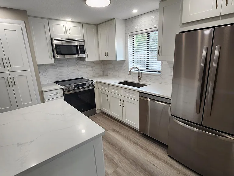 304 Wilson Ave — Photo 10