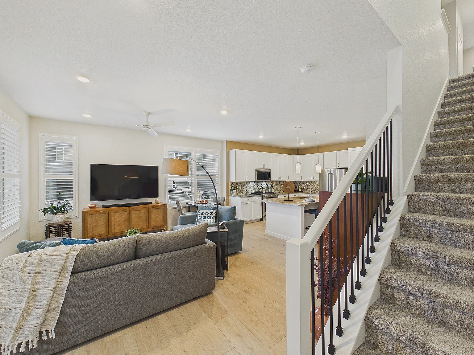 3 bed, 2.5 bath, 1528 sqft, $3,350 — Photo 2