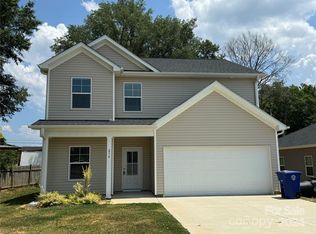 216 Hillcrest Dr, Mooresville, NC 28115