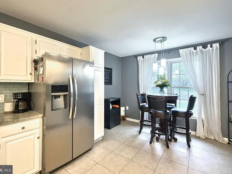 416 Huntington Dr — Photo 6