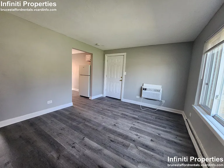 2113 119th St #6 — Photo 2