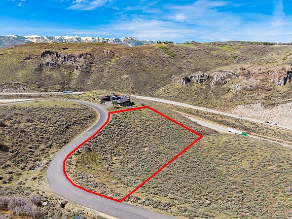 4th image of 1007 E Canyon Gate Rd