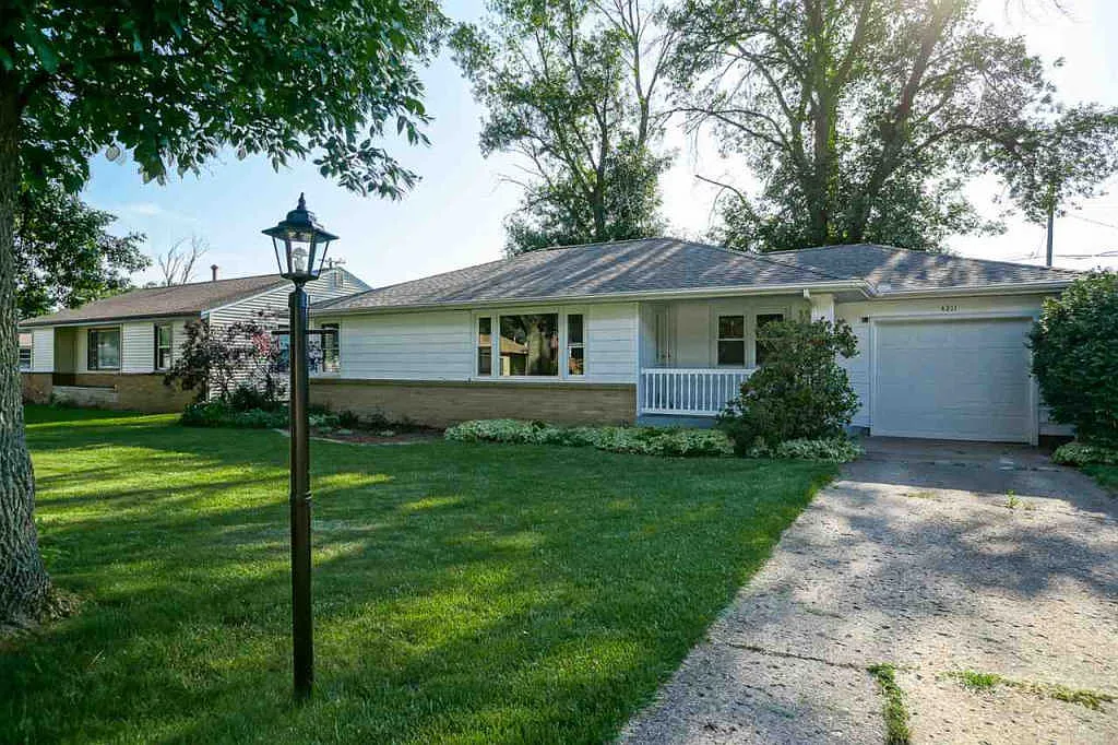 4211 S Baker Ln photo 1