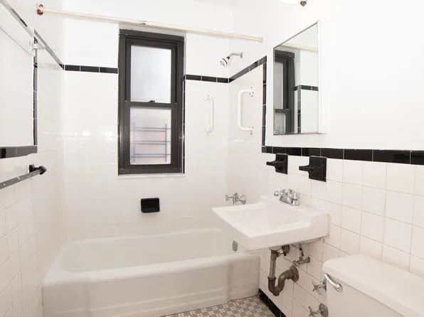 417 Grand Street D1106 image 14 of 15