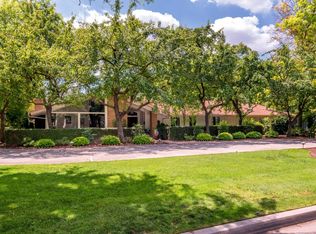 2341 W Robinwood Ln, Fresno, CA