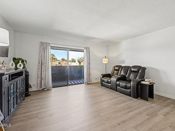 5th image of 1730 W EMELITA Avenue #2103