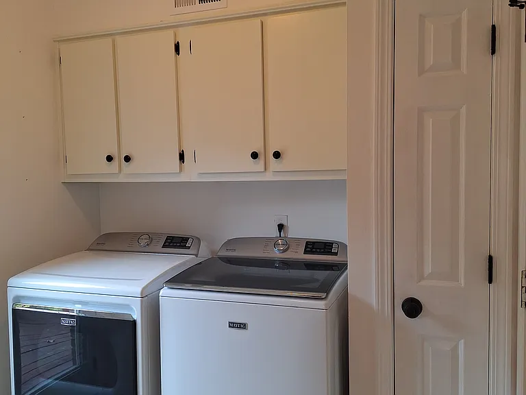 277 Amanda St — Photo 12