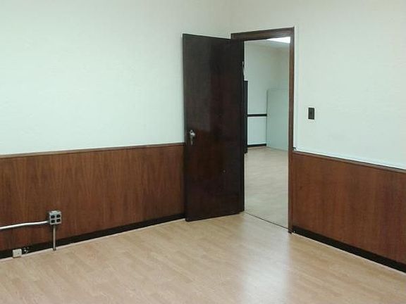 3rd image of 382 Hamilton Ave