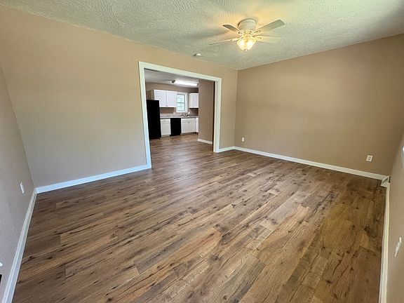 3rd image of 2908 W Scott Street