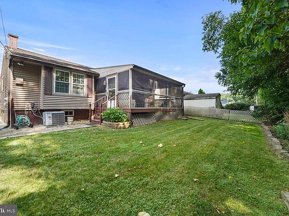 2nd image of 2633 Newell Dr