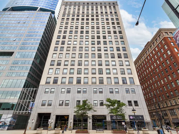 910 S Michigan Ave APT 1411, Chicago, IL 60605