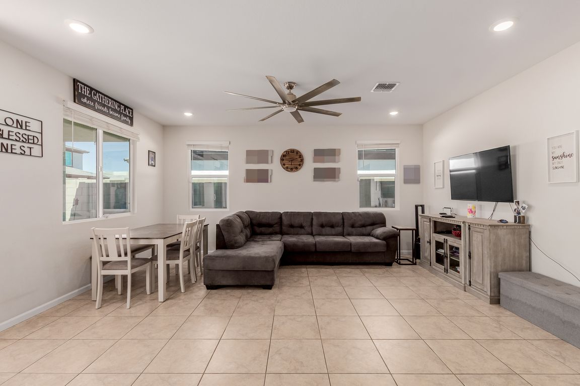 next background image