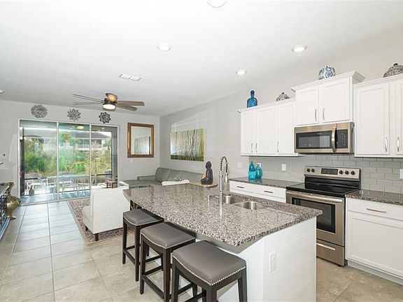 5th image of 8729 Daydream St