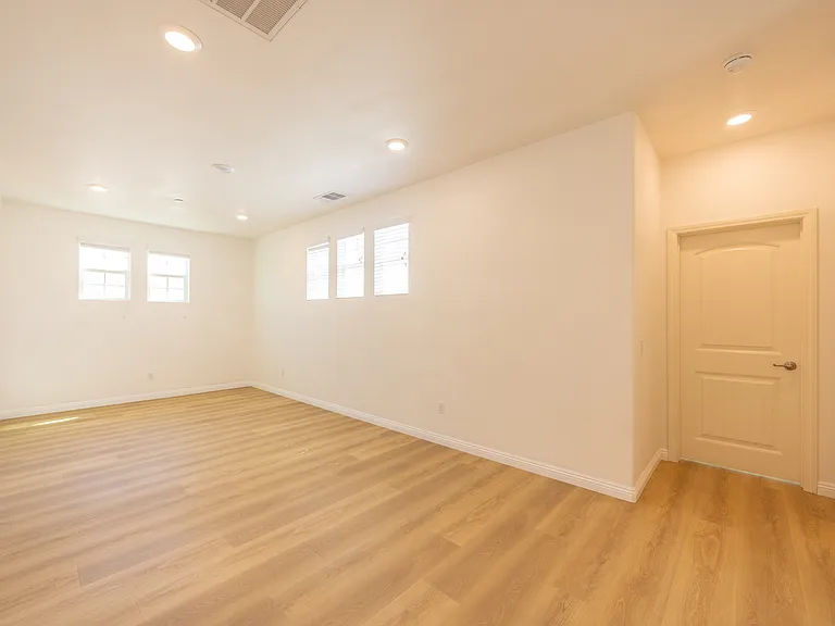 24153 Paseo Del Rancho Dr — Photo 11
