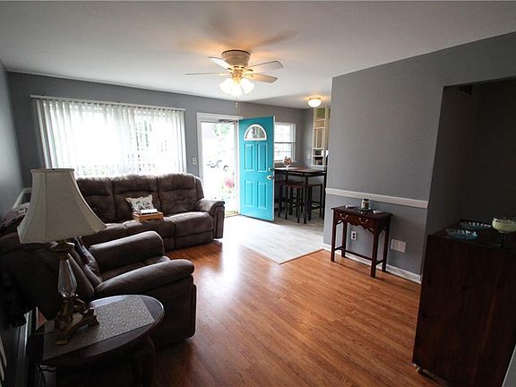 3rd image of 29217 Edgewood Dr