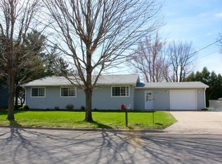 327 4th St NW, Blooming Prairie, MN 55917