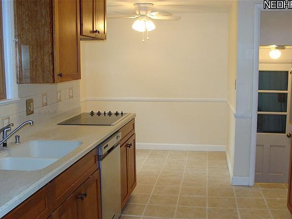 3rd image of 30830 Crescent Dr